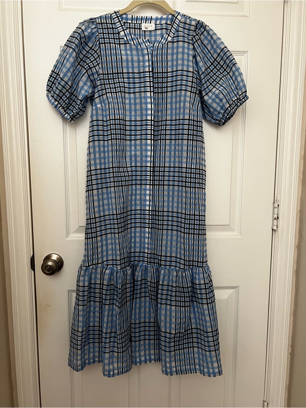 VILA Blue and Black Plaid Puff-Sleeve Midi Dress
